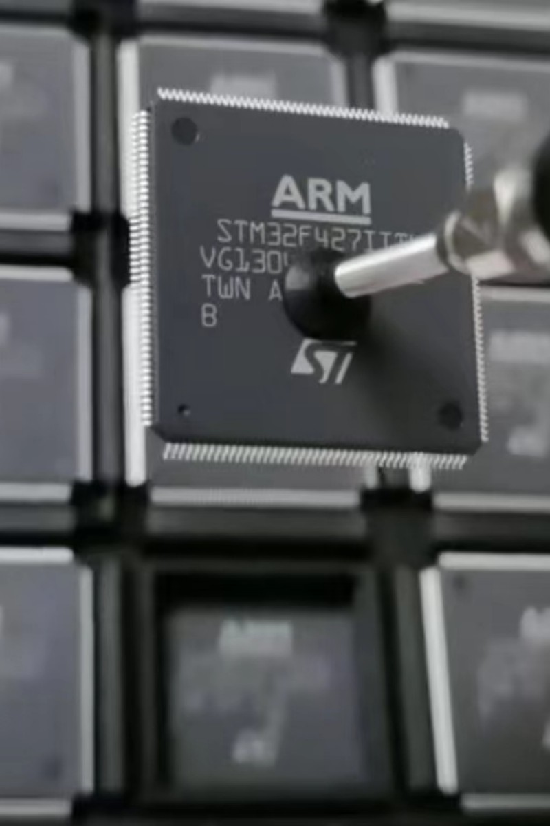 STM32F427IIT6